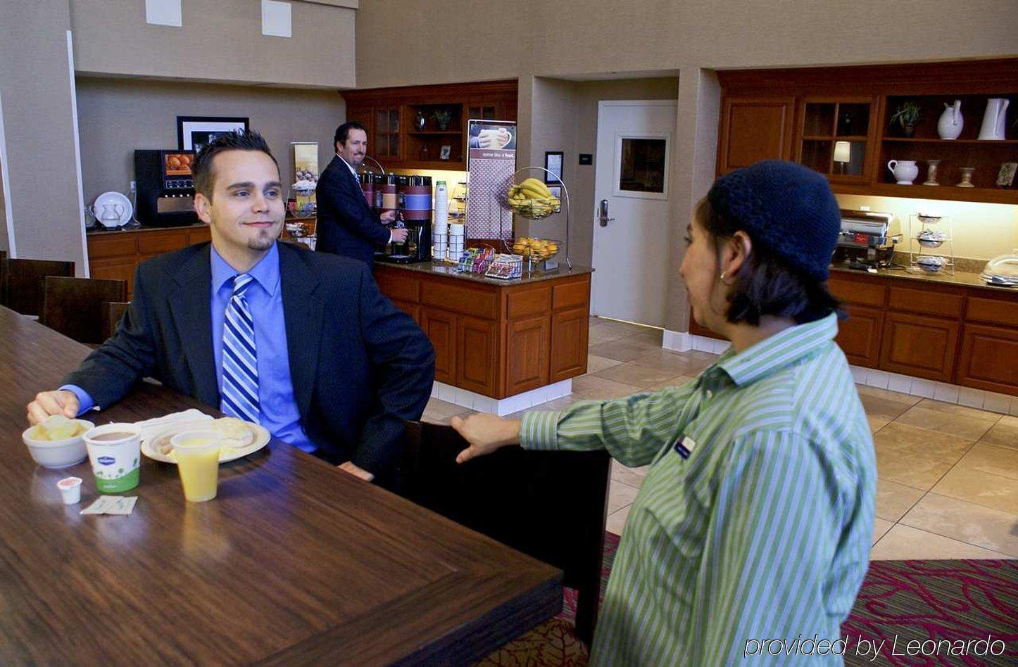 Hampton Inn & Suites Camarillo Restaurant foto